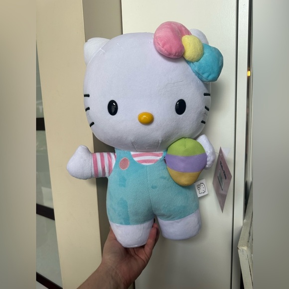 Hello Kitty Accessories - Hello Kitty Plush Greeter with Pastel Outfit